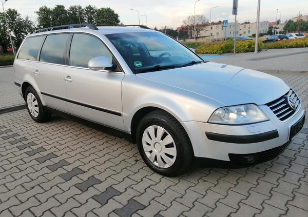 Volkswagen Passat cena 6600 przebieg: 186700, rok produkcji 2004 z Legnica małe 211